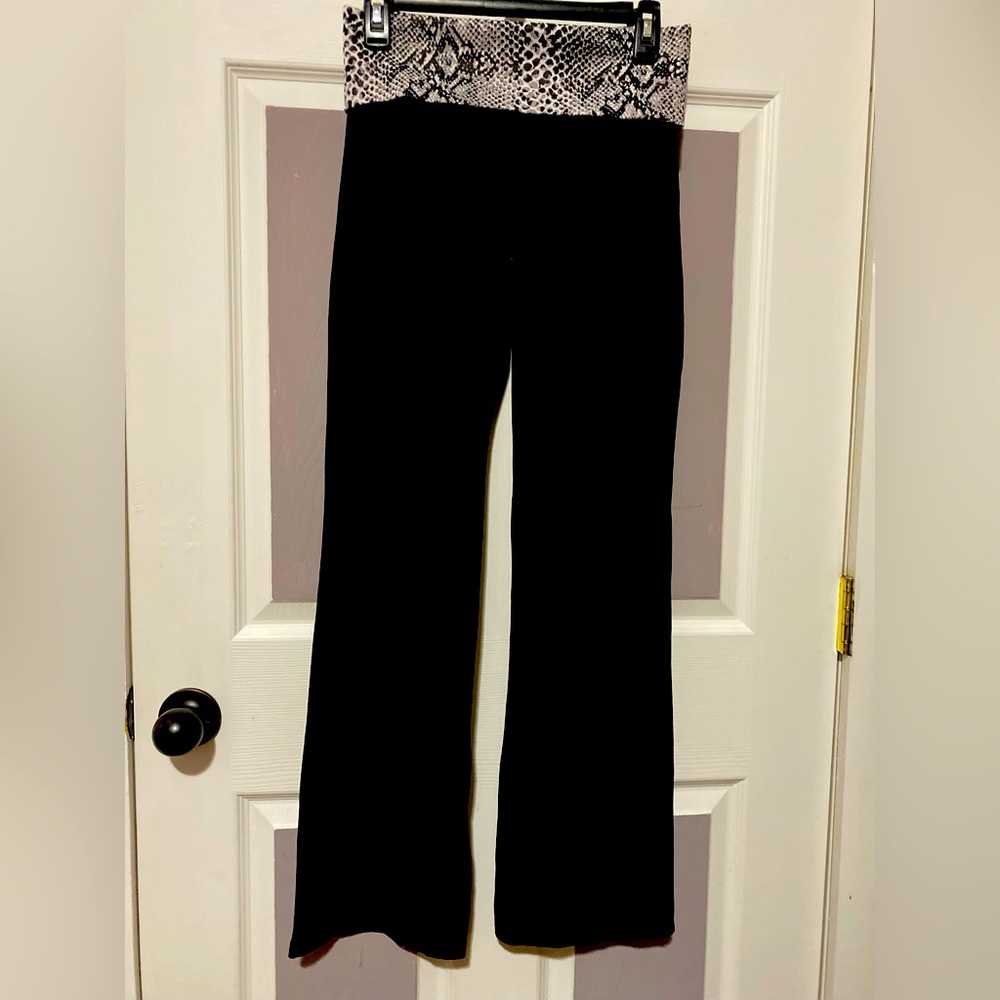 VS Pink Yoga Pants